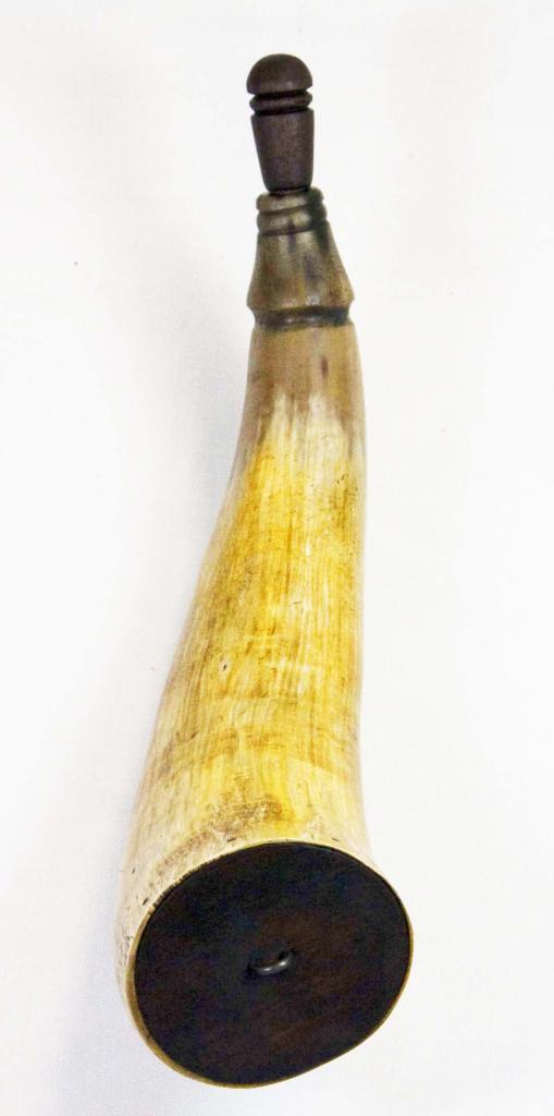 Horn #4 - Top of plain southern powder horn with a wedding ring carved at the end of a bell shaped tip.